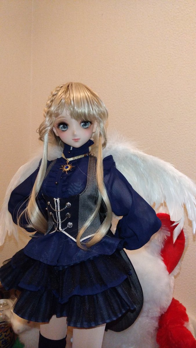 monly_27's tweet photo. ドルパ戦利品

ｚｏｚｏｎｅ様の羽
https://t.co/i9BQJGrFsZ
この羽を見た時に衝撃受けました
ＭＤＤミキちゃん
ＤＤＰミアイちゃん用

かわら屋様@kawara_yaya のファー

新―arata―様@aratadollのパンツ

ボークス少女探偵団

で…
変幻自在インナースカート買い忘れたｗ
#ドール初心者 https://t.co/eDZEcBXoYZ