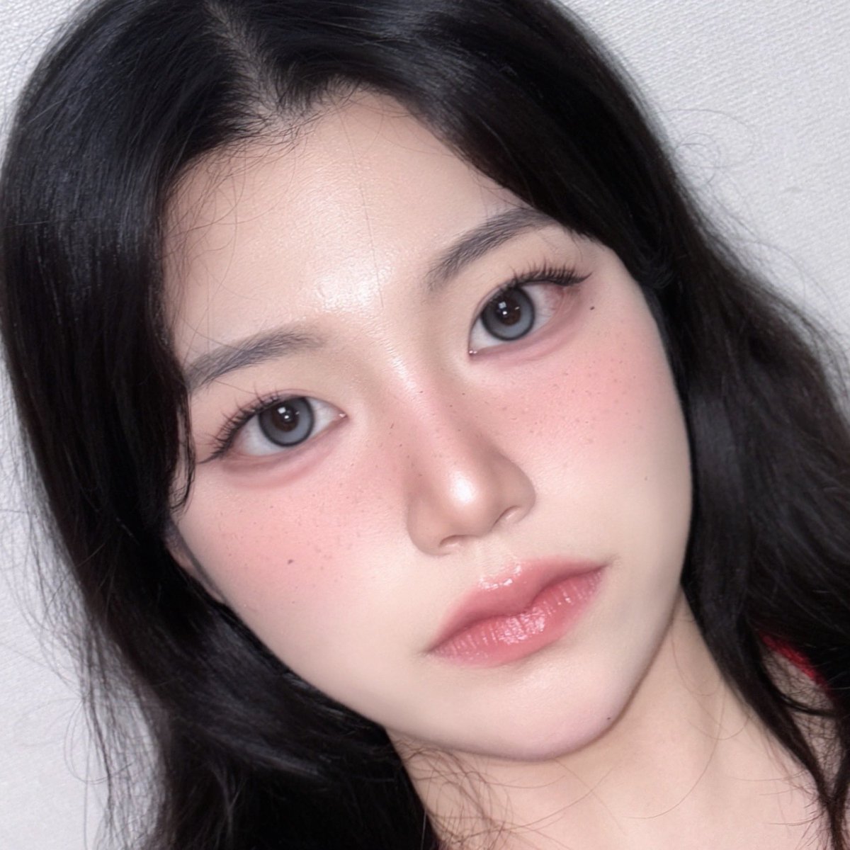 am_jadoo_'s tweet image. #자두티디 #motd
오늘 요아정에 딸기 잔뜩 얹어먹고서 해본 주근깨가득 딸기 메이크업 🍓🪽

자두짱 ~ 하이! 나니가 스키? 
스트로베리 플레버 요리모 아•나•타 💕