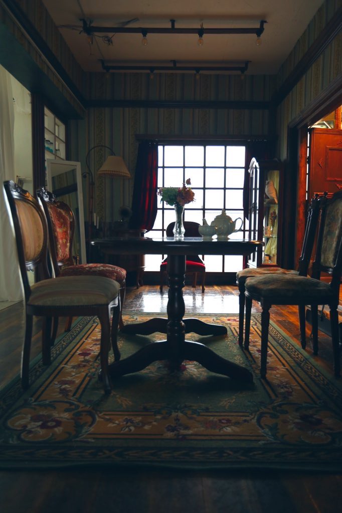 アイリススタジオには木目調のナチュラルなエリアが多数あります！
洋館ロケーションをお探しの方は是非遊びに来てください🫶

#コスプレスタジオ