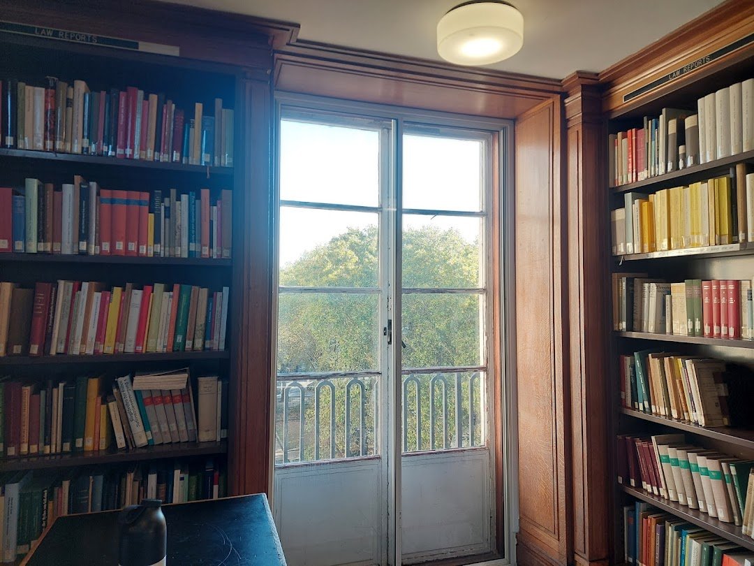 PhD 始める前：論文検索＝Google Scholar ⏬️今 ・Consensusで関連論文を一瞬で洗い出す  ・ResearchRabbitで文献の繋がりを可視化 ・SciSpaceで下書き→Literature reviewが1時間で完成  AIの進化スピードが早すぎて全然追いつけない🥹アカデミアの先輩方はどうやって対応 ...