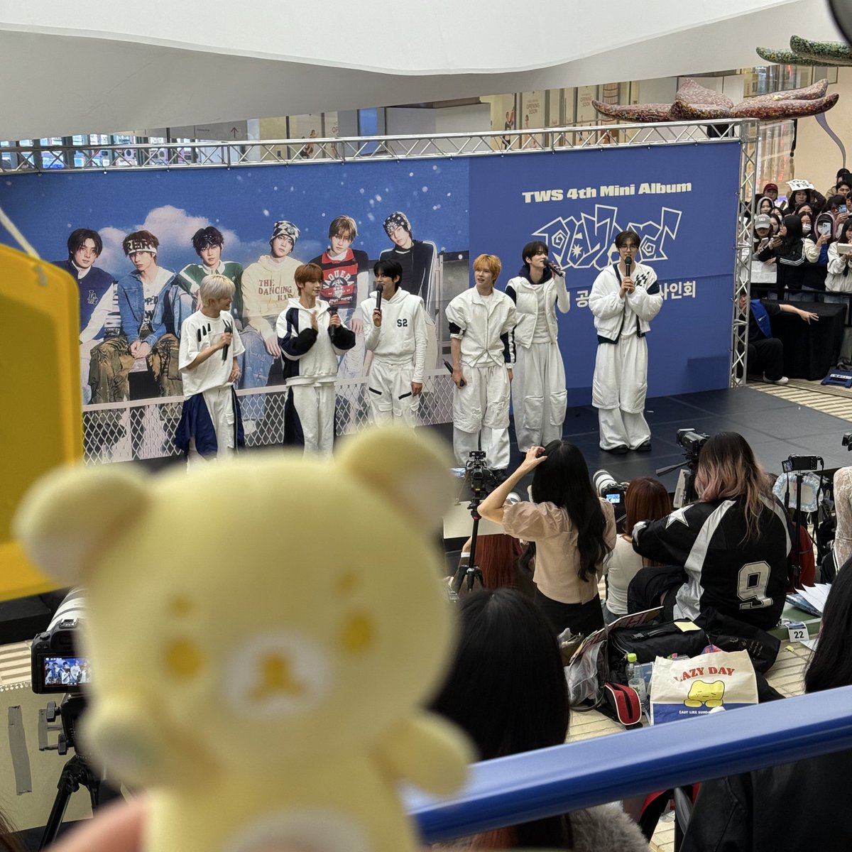 notformlne's tweet photo. 나 코엑스에서 투어스 도훈한테 싸인 받음 https://t.co/zOGGUYX13X