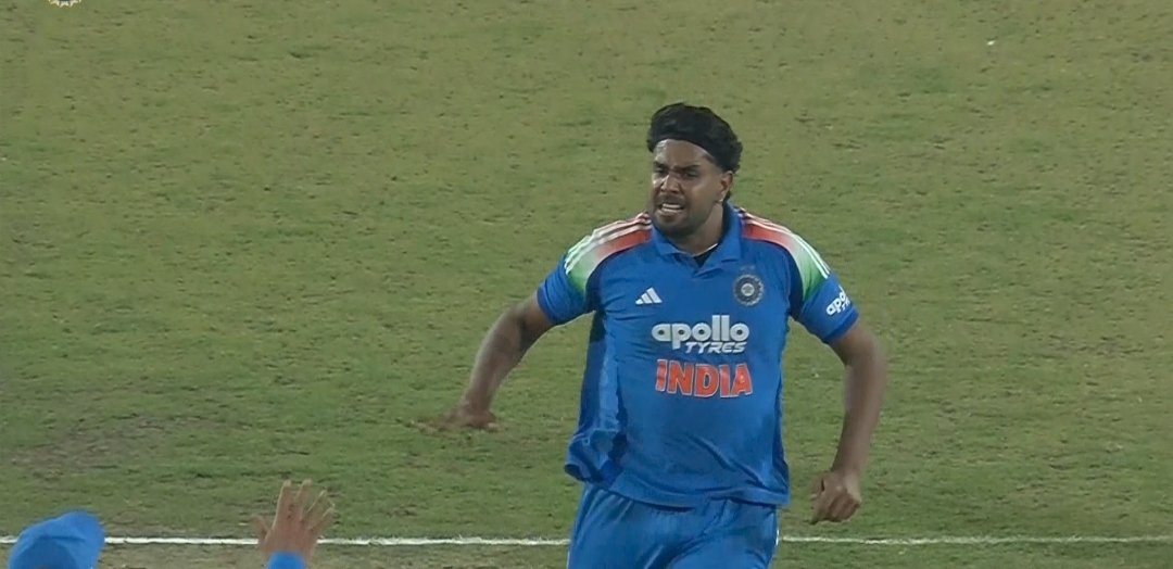 Wickets Hitting tweet media