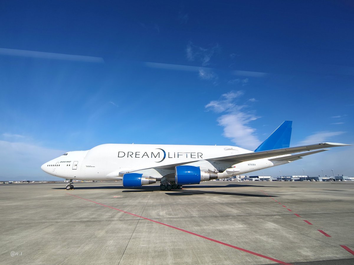 値下げ　レアなドリームリフターがあなたのデスクに着陸 レアなドリームリフターがあなたのデスクに着陸 巨大飛行機「ドリーム