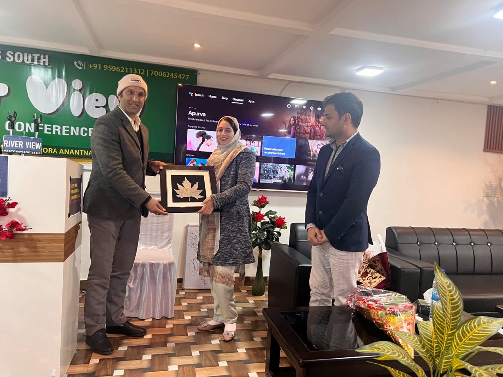 Nazakatnazir___'s tweet image. He empowers others to build a future filled with hope. #FidaFirdousInspires