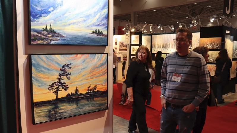 Lots of ideas on display at the One of a Kind Show in Toronto <a href="/ooak_toronto/">ooak_toronto</a>, a mildly competitive arts and crafts exhibition. I wrote about what caught my eye <a href="/RELUXECANADA/">RE:LUXE</a> and even made a video, regardingluxury.com/one-of-a-kind-…