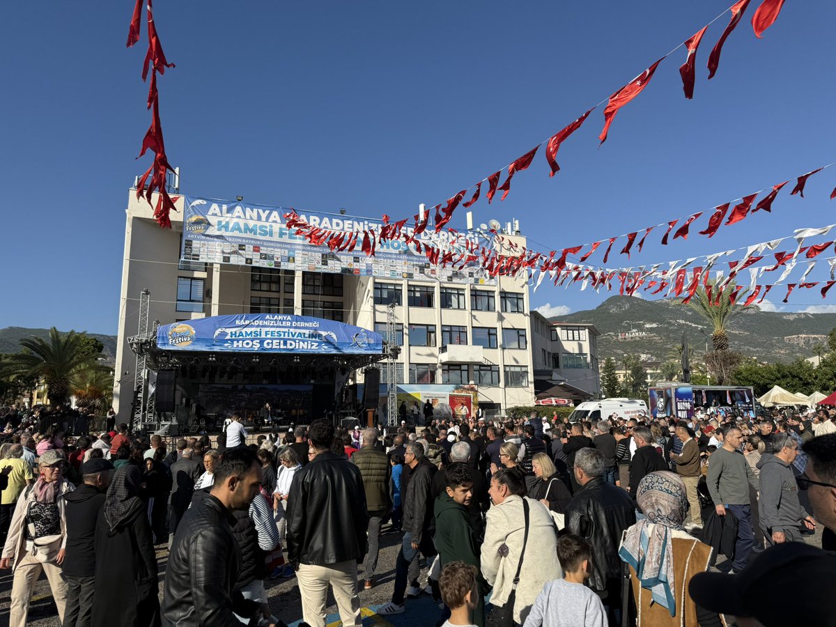 İYİ Parti Alanya İlçe Teşkilatını temsilen Yönetici arkadaşlarım ile beraber,
Alanya Karadenizliler Derneğinin düzenlemiş olduğu “Hamsi Festivali” ne katıldık.

Dernek Başkanı Sn. Recep Hacıfazlıoğu’nu ve Yönetimini  bu güzel etkinlik için tebrik ediyor başarılar diliyoruz.