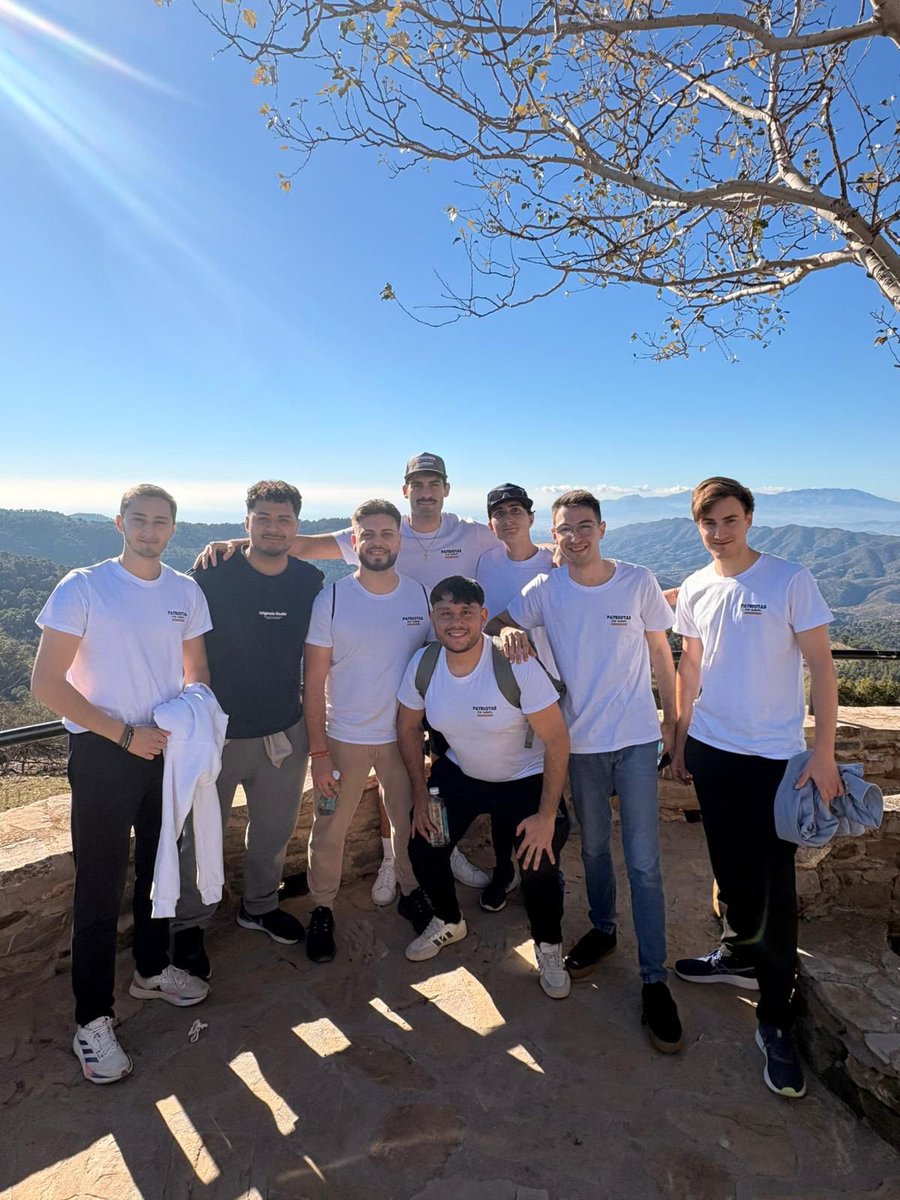 Vox_Almeria's tweet image. Los jóvenes de VOX Almería han participado en el Campus de @PatriotsEP este fin de semana en Málaga.

¡Hay futuro! ¡Hay esperanza! 💪🏼🇪🇸