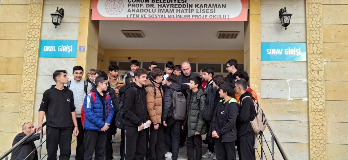 corumhkara2914's tweet photo. Bizim için Her Cuma bir ödül.Okulumuzda yürütülen “İlahi Mesajın İzinde”meal okuma Kasım ayı ödül töreni.Kasım sınavında 9 birinci 16 ikinci bir üçüncü çıktı.Ödülleri İstiklal Marşı Töreninde verildi.Meslek dersleri zümresi ve koordinatör Fatih Arıcı hocamıza teşekkür ederiz. https://t.co/03dl76ictX