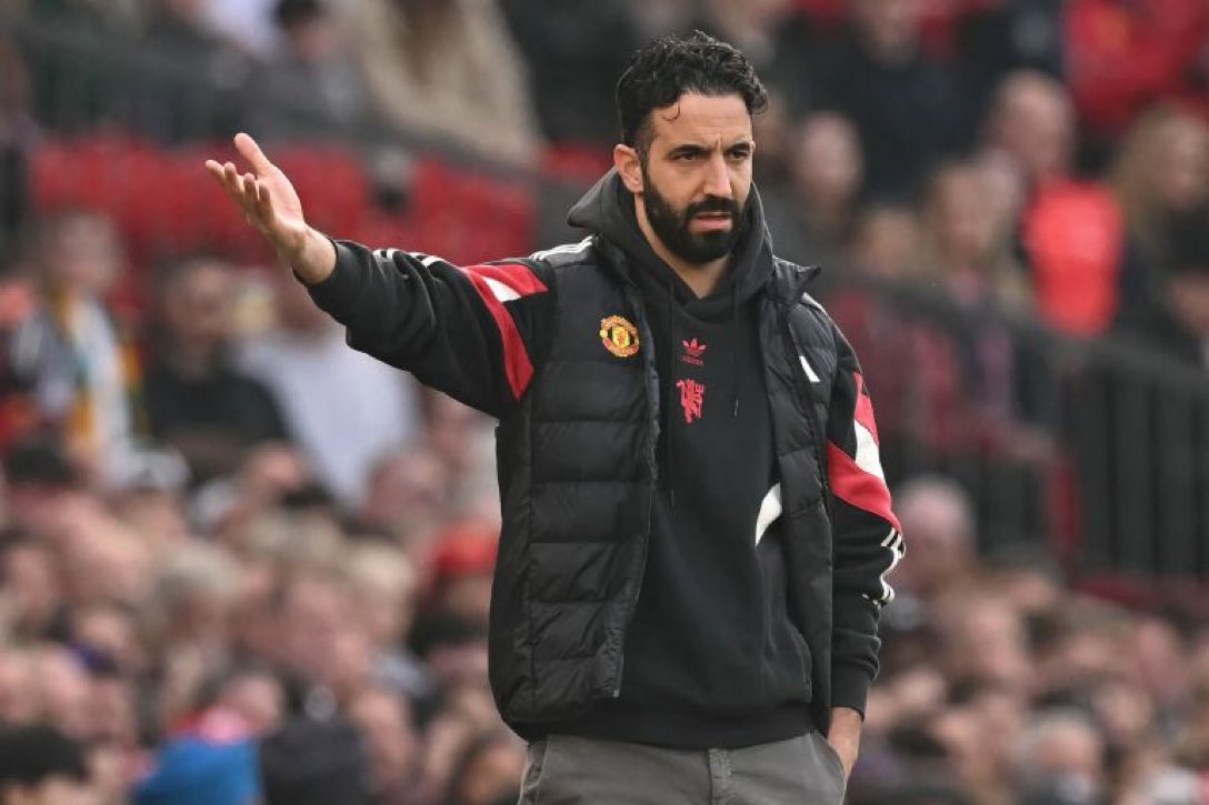 يُقال ..
ان الغباء هو المرض الوحيد الذي لا يتعب المريض .. بل يتعب المحيطين به. 

#MUFC