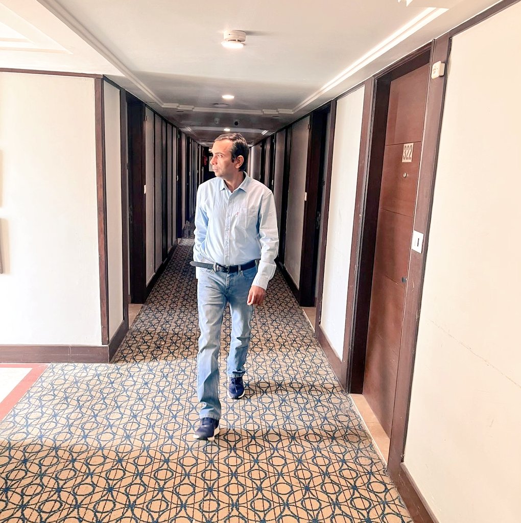 इनकी लिखी और बोली गई एक–एक लाइन ट्रेंड और टैग लाइन बनती।

            “You are the last legend”
     आप के बाद फिर कोई लेजेंड नहीं होगा।
                  <a href="/AnilYadavmedia1/">ANIL</a>