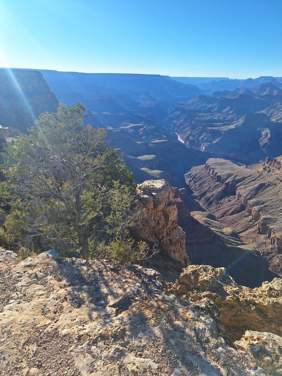 1500 mètres de profondeur, on a du mal à y croire. Enjoy comme disent le Anglo-Saxon s