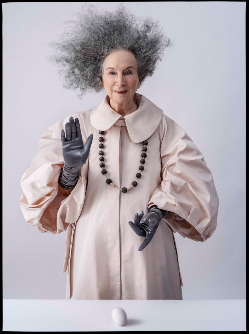 Lady_Julia__'s tweet image. &quot;People are always coming up with new theories of the novel, but the main one is: Hold My Attention.&quot; — Margaret Atwood 

#Writetip #bookchatweekly

📸 #Fashion photographer Tim Walker.