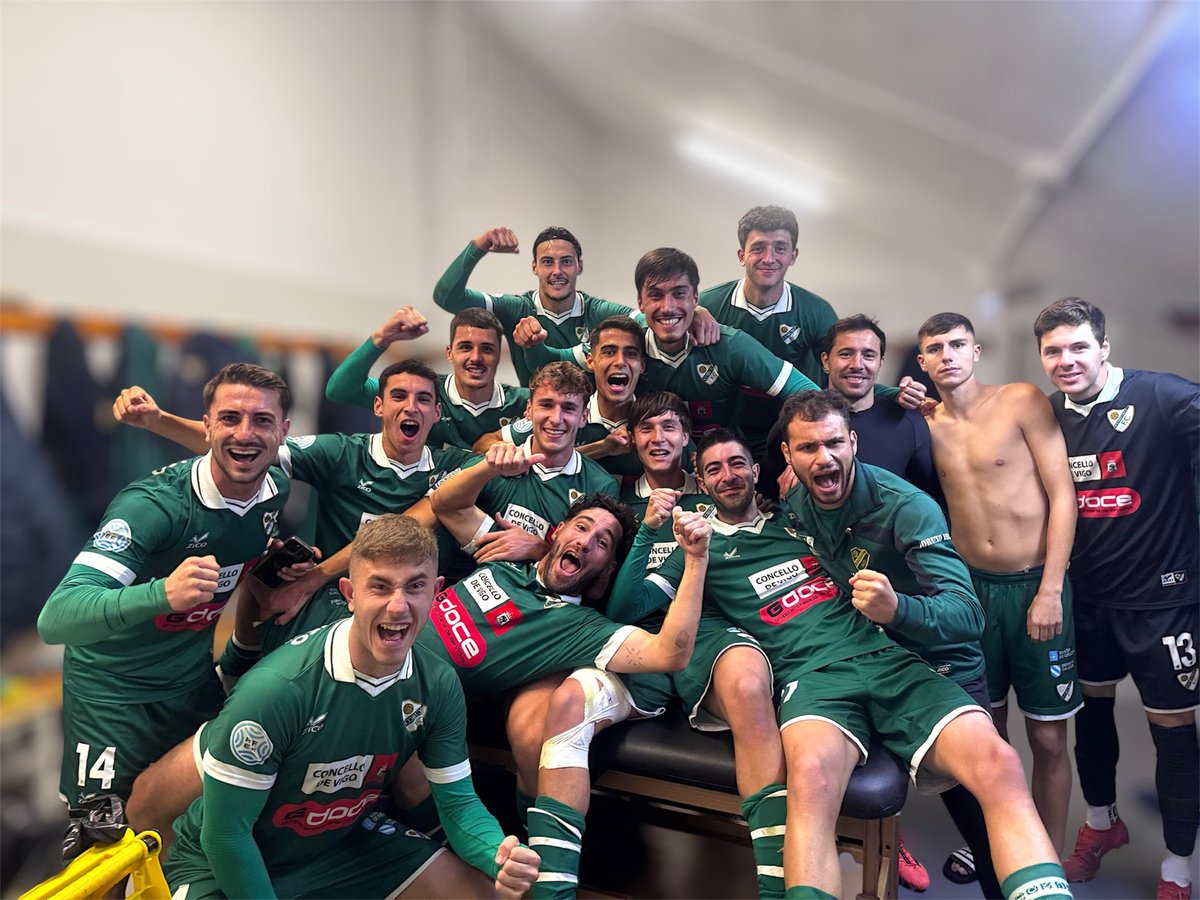 CoruxoFCoficial's tweet photo. Un final feliiiiizzzzzzz!! +3️⃣ para casa 🏠 🤩

#CoruxoFCValladolidPromesas 
#2RFEF https://t.co/VaDeFCEfh9