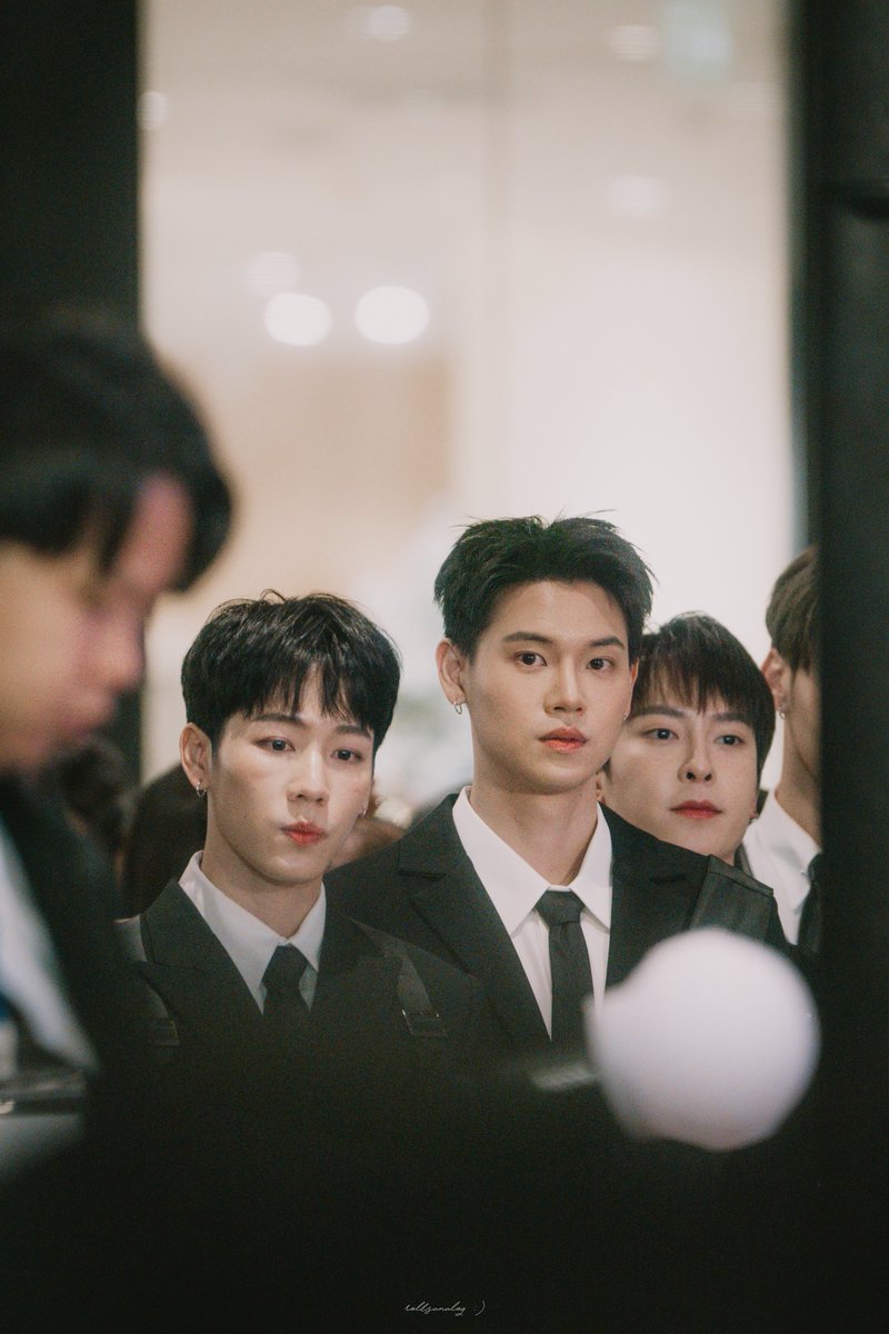 rollsanalog7's tweet image. 30.11.2025  สารวัตรเธียร์กับดาบมังกร 

PoliceInLove Praew SiamParagon 
#PraewMeetAndReadxที่รักสารวัตรเธียร์ 
#yinyin_anw ; @yinyin_anw
#warwanarat ; @warwanarat