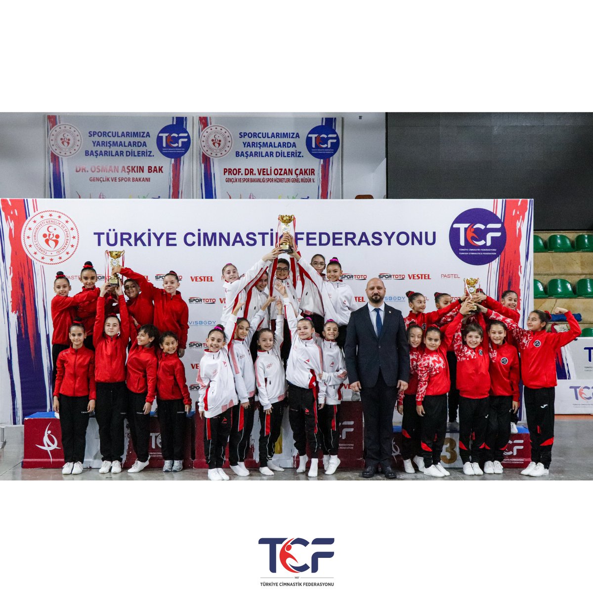turkcimfed's tweet photo. Aerobik Cimnastik Kulüpler Arası Küçükler Türkiye Şampiyonası sona erdi.

Haberin detayı: https://t.co/Ss0rejmaYQ https://t.co/x47C4PWbC5