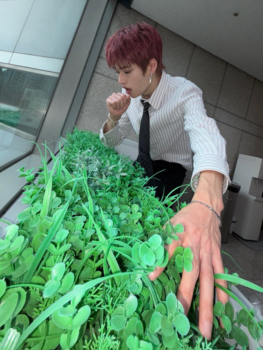 RIIZE_official's tweet image. Fame으로 오랜만에 돌아온 음악방송 사녹 ~~ 짧았지만 그래도 브리즈랑 간만에 그런 자리에 있어서 좋았어. 
비밀스러운 첫 공개라 그런지 뭔가 더 떨리고 짜릿하더라 ㅋㅋㅋㅋ 앞으로도 많은 무대 있을 예정이니까 기대 많이 해주시길..

#RIIZE #라이즈
#SOHEE #소희  
#RISEandREALIZE
#Fame…