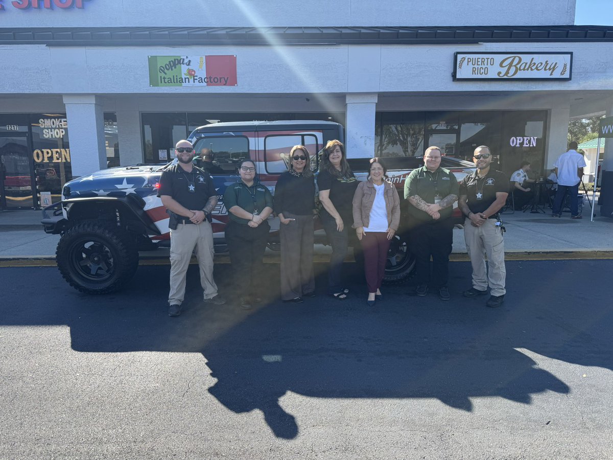 HCSOSheriff's tweet image. 💚☕𝐆𝐨𝐨𝐝 𝐍𝐞𝐰𝐬 𝐒𝐮𝐧𝐝𝐚𝐲☕💚

#teamHCSO loved spending time with our community this week at Coffee with a Cop at Puerto Rico Bakery. Thank you to everyone who stopped by to chat with us! These simple moments go a long way in building a safer, stronger Hillsborough…