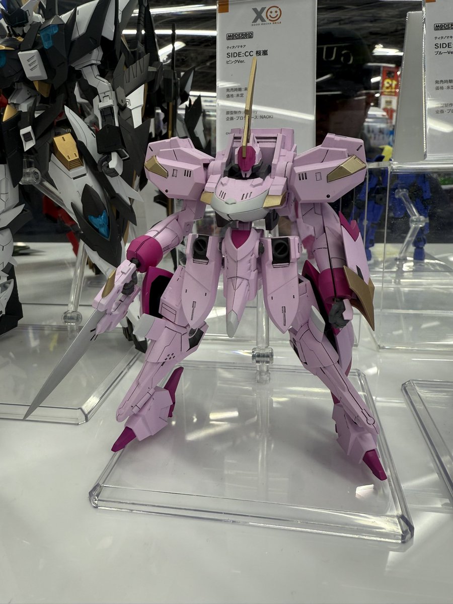 YouTube_hobb's tweet image. #ティタノマキア
今日アキバヨドバシで展示してた！
めちゃくちゃ可愛くてかっこよかった！
グラーフファウストめっちゃ好き！早く作りたい✨