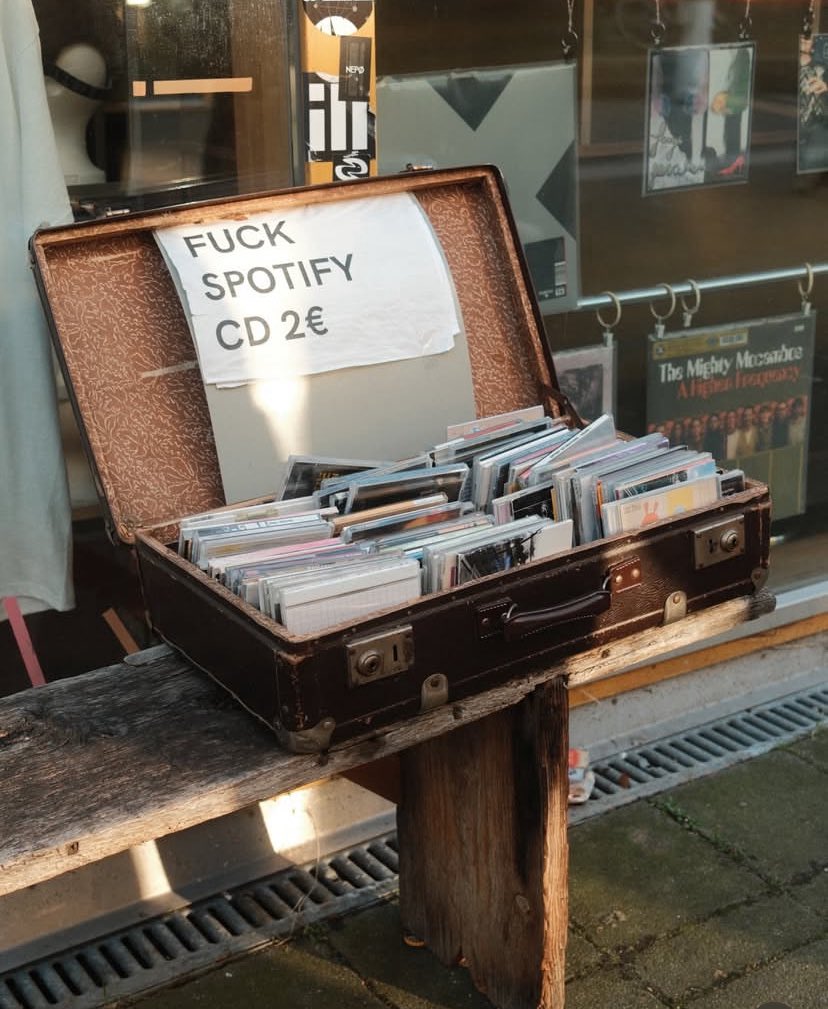 Exactly how much of that €2 is the artist getting. ? #askingforafriend