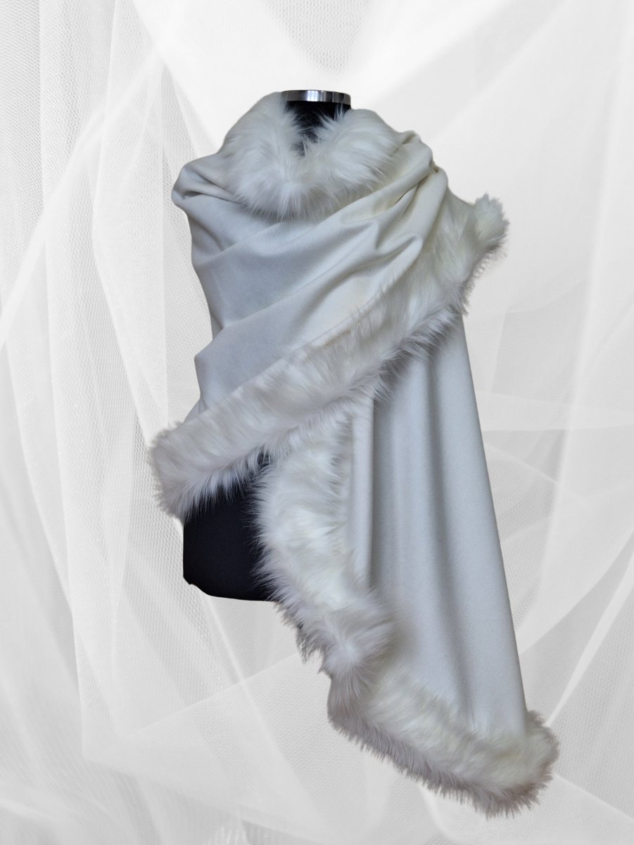 nadyamendik's tweet photo. Ivory Cashmere Bridal Shawl
https://t.co/FyfatADy0a
#Handmadewrap  #furtrimshawl #weddinng #specialoccasion  #cashmere #etsyhandmade @Etsy https://t.co/7bUy0l3sZl