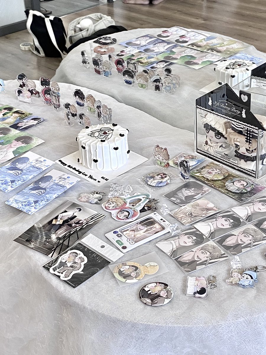 peachmeowww's tweet image. a birthday party for lee yeon from 🇻🇳 fans 🥰 

#HAPPY_LEEYEON_DAY
#홍실퀘스트 #RedThreadQuest
@soop2rang ❤️