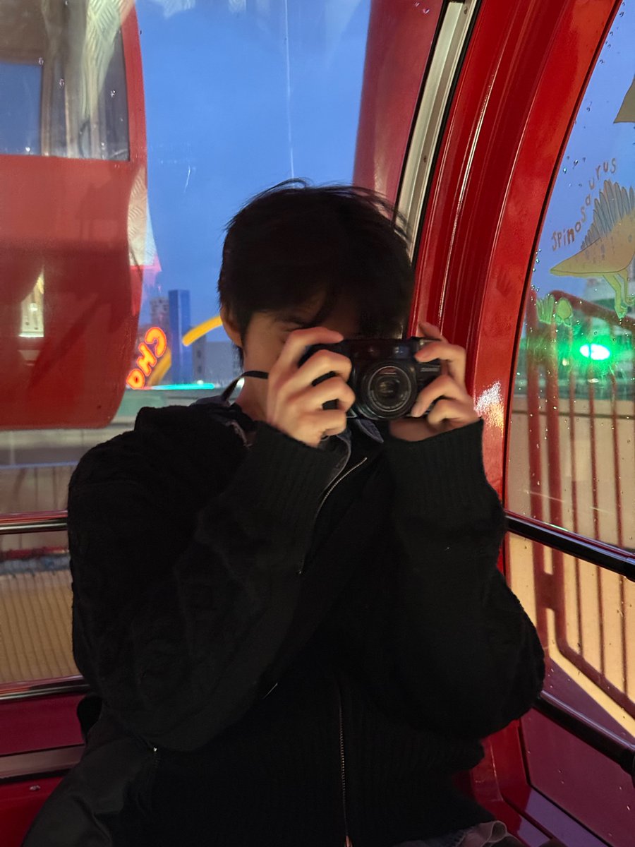 NCTDAOYlNG's tweet photo. doyoung 💬

voting has ended.
we’ll now take some time to tally the votes.
to ease the boredom while i count, here comes doyoung taken by others!
this is soyoung from the soar memory version album. https://t.co/yD5Kn3iTqI