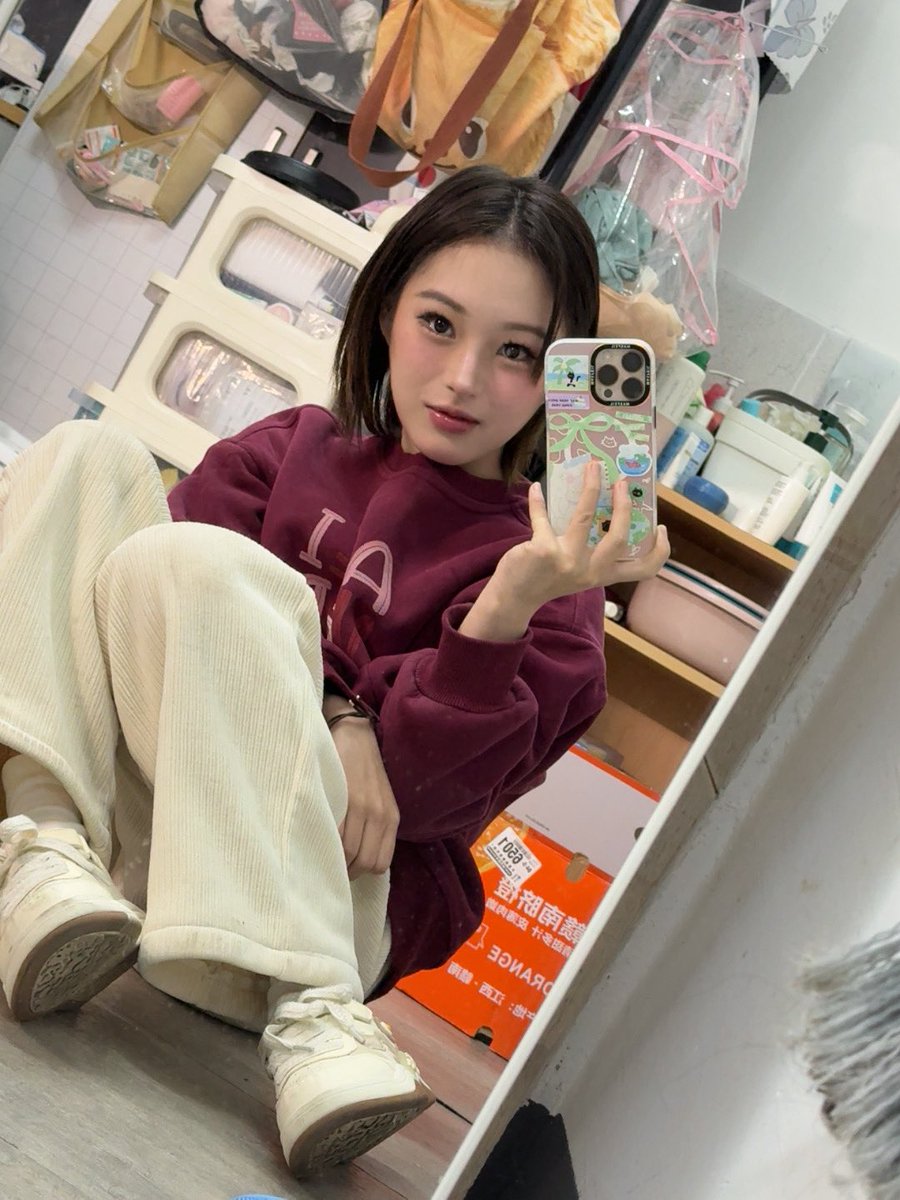 福利姬余榆鱼（沉迷捏脸）分享的黄推图片2 - 网红私拍内容