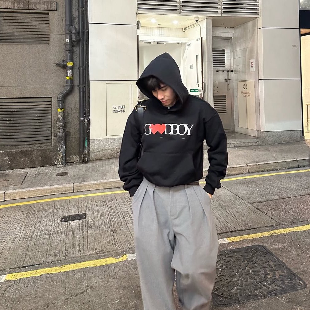 miksxela's tweet photo. aesthetic                                    aesthetic
boyfriend                                    girlfriend https://t.co/9eG7cT9sHv