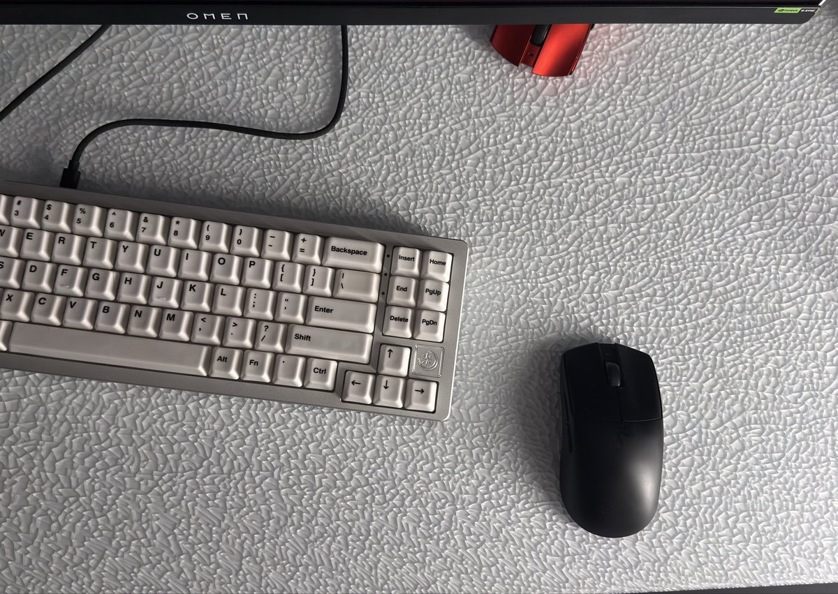 វិឆៃ tweet media