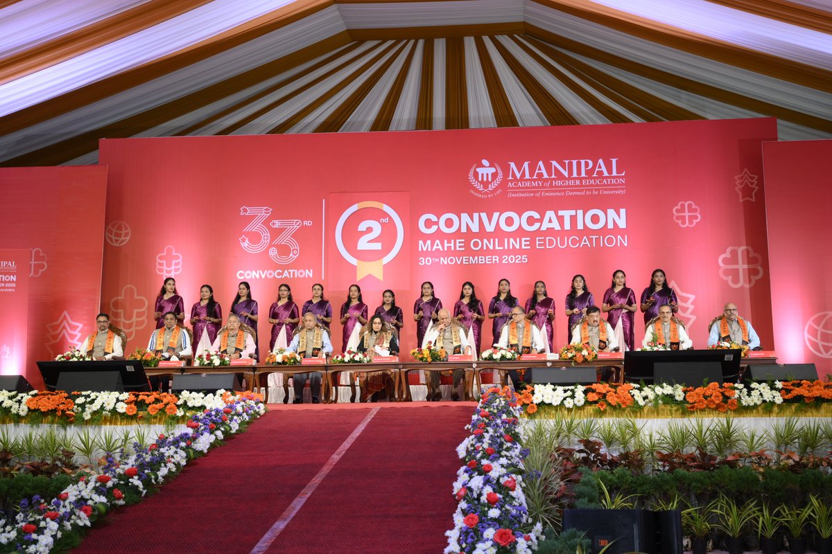 MAHE_Manipal's tweet image. #MAHE concluded Day 2 of its 33rd Convocation today at the @mahe_bengaluru campus, which also marked the 2nd Convocation of MAHE Online Education. A total of 1,392 students were awarded degrees by the Directorate of Online Education, with 630 graduates receiving them in person.