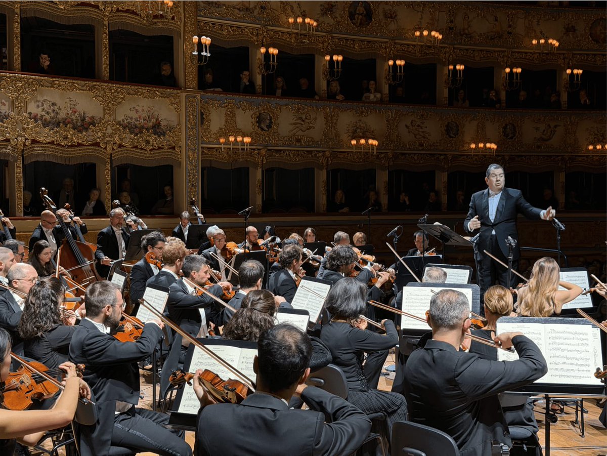 Ivor Bolton dirige a mani nude l'apertura della stagione sinfonica alla fenice con un programma Interamente dedicato a #Brahms

operalibera.net/wp/2025/11/29/…

<a href="/teatrolafenice/">Teatro La Fenice</a> <a href="/IvorBolton/">Ivor Bolton</a>