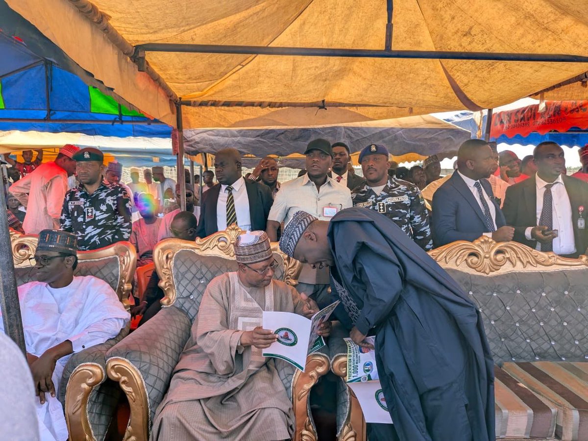 ArewaTwiter's tweet photo. Governor Uba Sani @ubasanius is currently serving as the Special Guest of Honour at the Alhaji Ibrahim Masari’s Foundation Cash Empowerment Programme in Masari, Katsina State.

The Governor is participating alongside the APC National Chairman and other governors to support Alhaji Ibrahim Masari, the Senior Special Assistant to the President on Political and Other Matters, in this impactful grassroots initiative.
