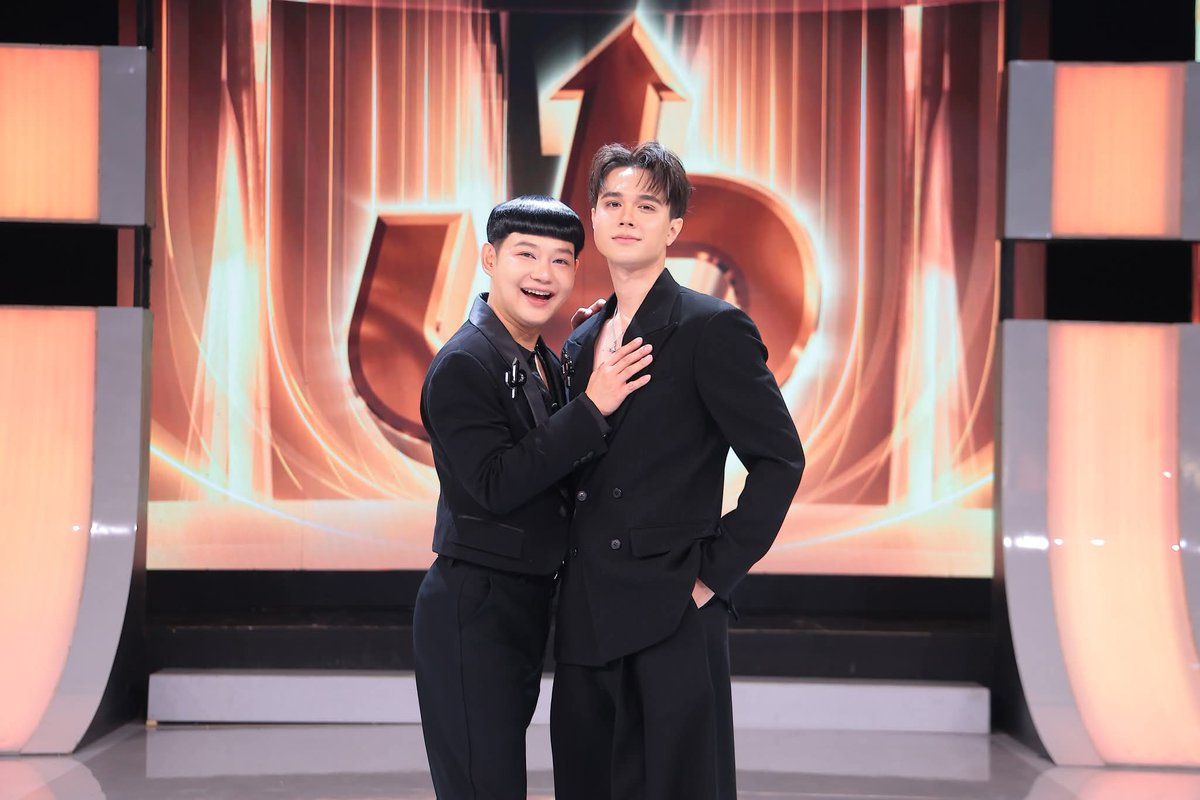 FCMikeyMike's tweet photo. @mikepanitan_072 ส่งท้ายก่อนพบกันในรายการด้วย 2 พิธีกรสุดน่ารัก "นุ้ย &amp; ไมกี้" แล้วมาพูดคุยผ่าน #TheUpgradeFinal กันนะทุกคน
.
.
.
#THEUPGRADEPresentedbyDAPlasticSurgery
#WorkPoint23 #winwinprplus 
#TeamCoachBoy #TeamCoachNat #TeamCoachMatoom
#นุ้ยธนวัฒน์ #ไมกี้ปณิธาน
Cr.@TheUpgradeTH https://t.co/aDVJRVUboG