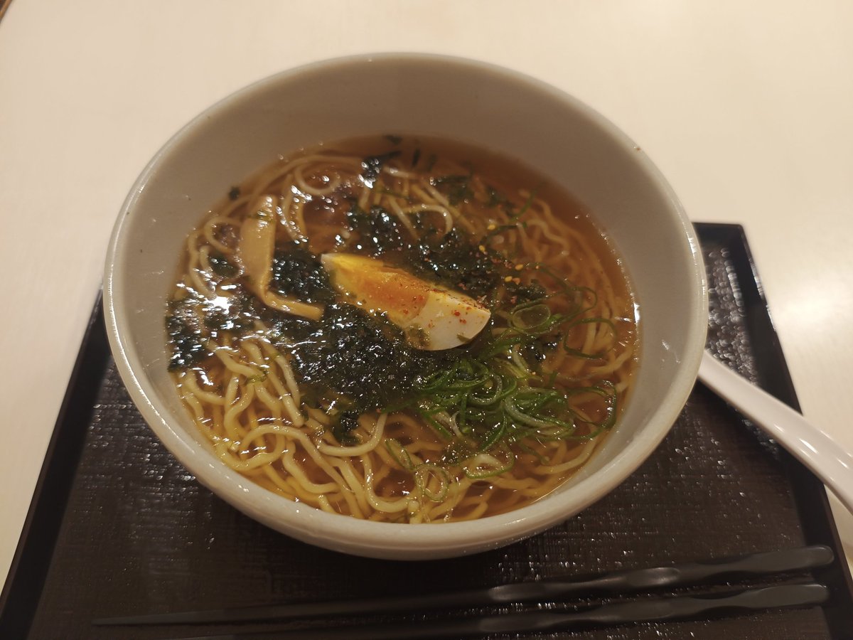 基本、夜8時以降は食べないと
決めているのですが…
今日は…いいよね😁

#夜鳴きそば