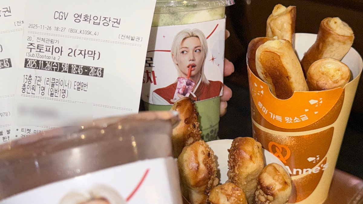 e1004sz's tweet photo. 11월 잘가..
우리 내일부터 1일이다 https://t.co/gJPTPSHsxH