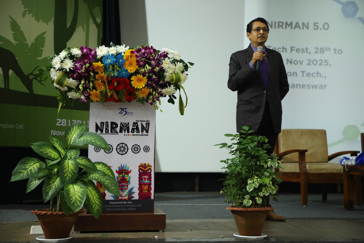 Silicontech_bbs's tweet image. Nirman – 5th Edition kicked off with a powerful opening at Silicon University! 🚀✨
Honoured to host industry leaders who inspired our students and set the tone for 3 days of innovation &amp;amp; creativity.