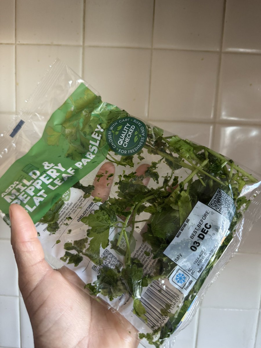 SGomes88's tweet photo. @asda what am I meant to do with this?  Just delivered. https://t.co/s7FpviCMdg