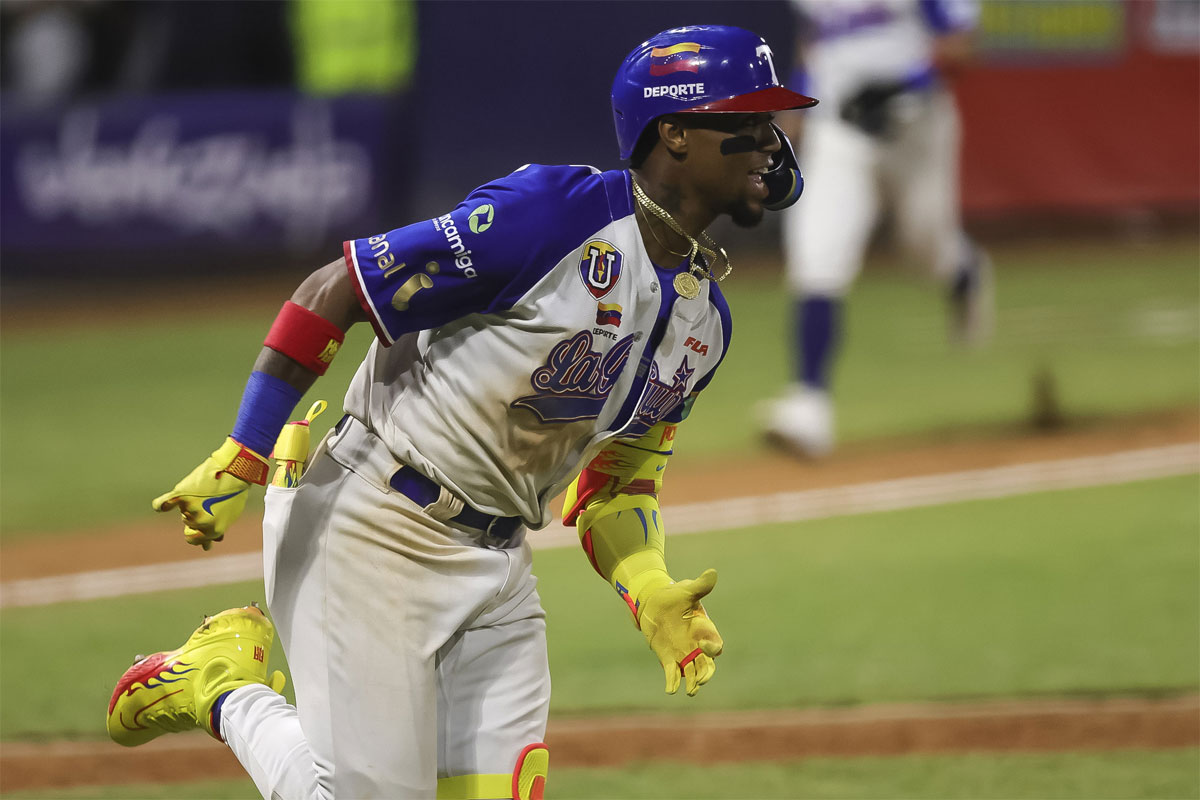 Ronald Acuña Jr. bateó su primer jonrón con Tiburones de La Guaira en la LVBP 2025