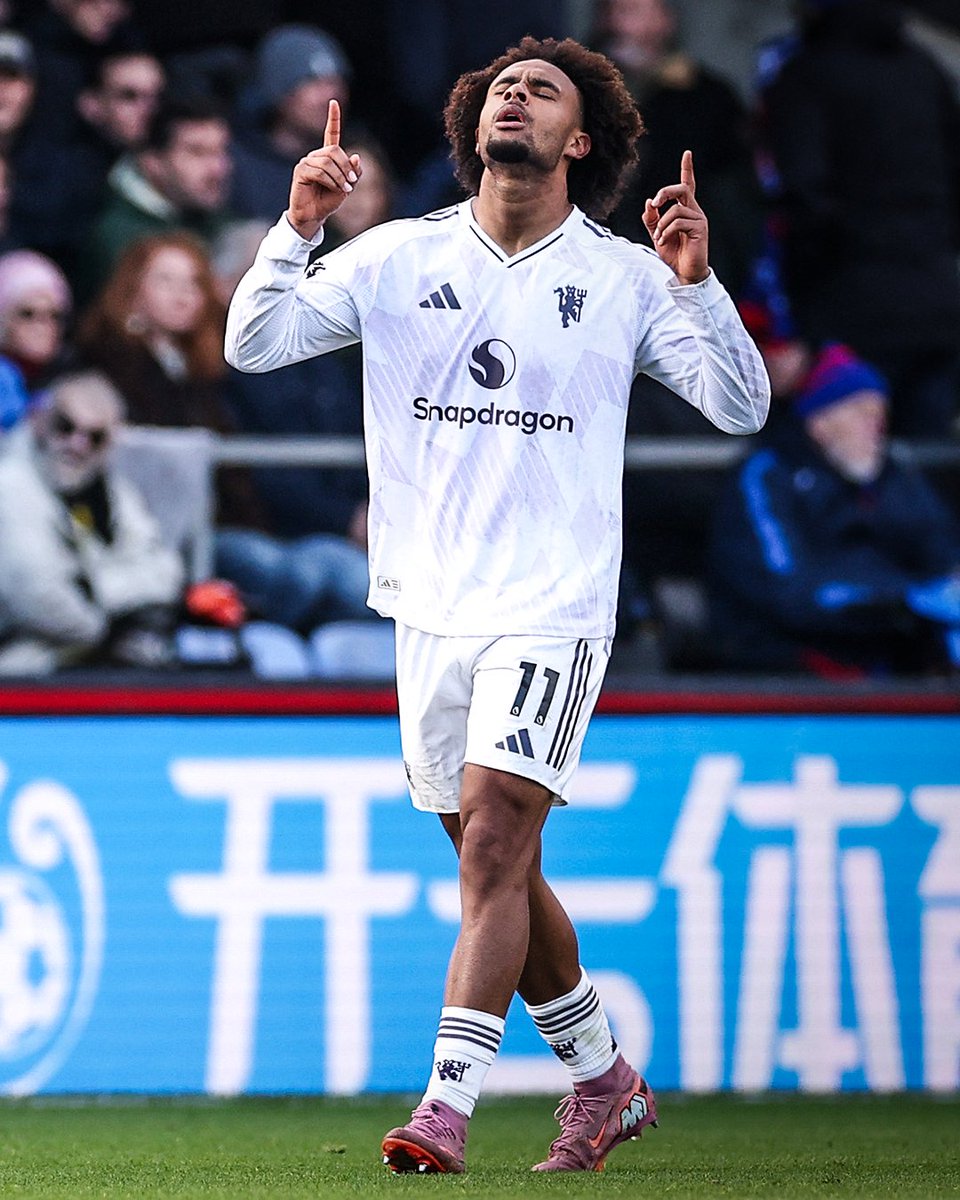 Joshua Zirkzee and Manchester United needed that 😤