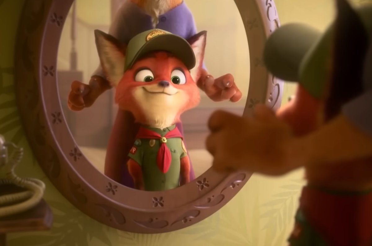 감독님 말에 따르면 주토피아2에서 닉이 슈트를 입은 자신의 모습을 보고 미소를 짓는 장면은 1편에서 엄마가 사준 유니폼을 입고 행복해했던 모습의 콜백을 의도. 닉은 슈트 입은 자기 모습이 이렇게 멋진 줄, 거울에 비춰보기 전까진 몰랐을거래ㅜ쌰갈 나울어