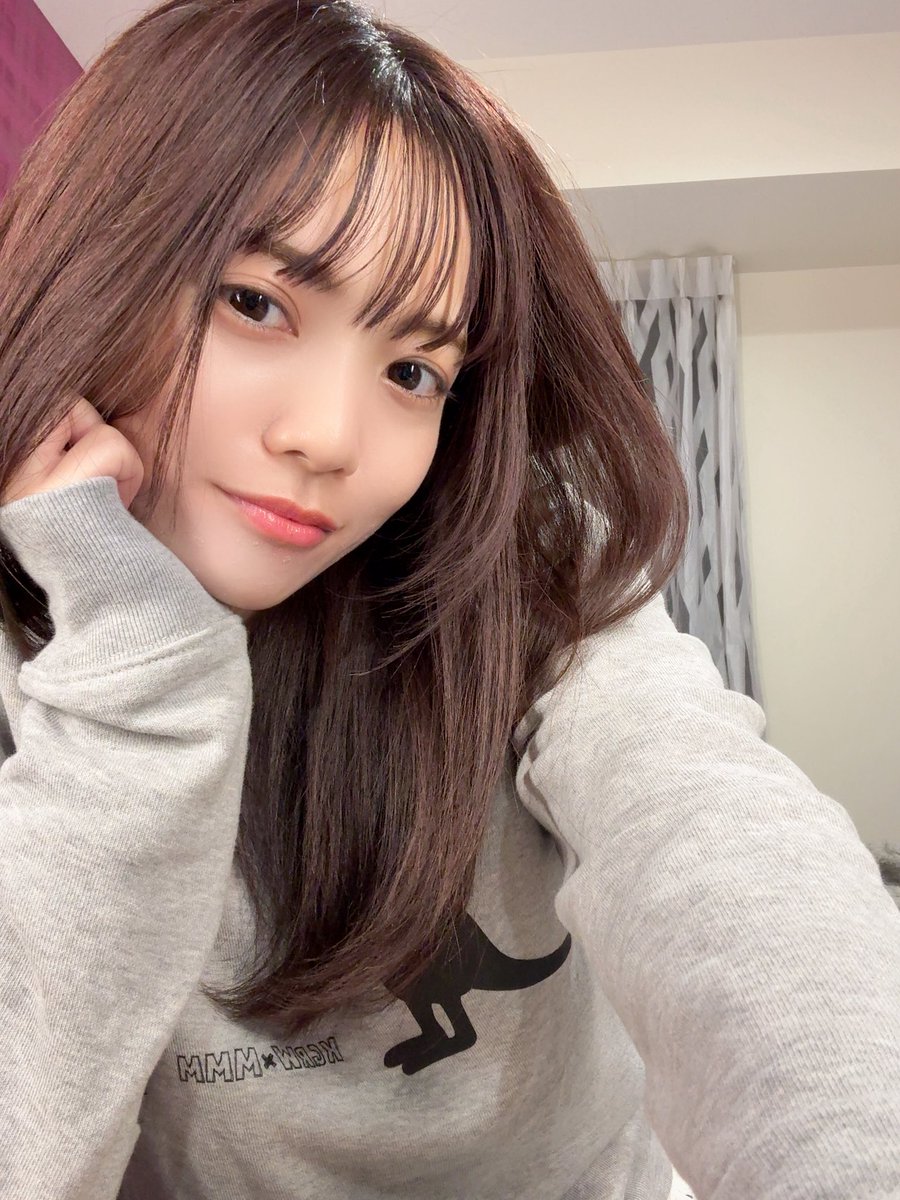 manamodesuga's tweet image. TikTokに動画が上がっているらしいです。あと私はずっとKANGOL REWARDさんとのコラボの服を着ている気がしています。気のせいですかね