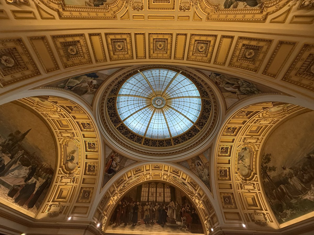 course8cheduler's tweet image. #CeilingsOnSunday