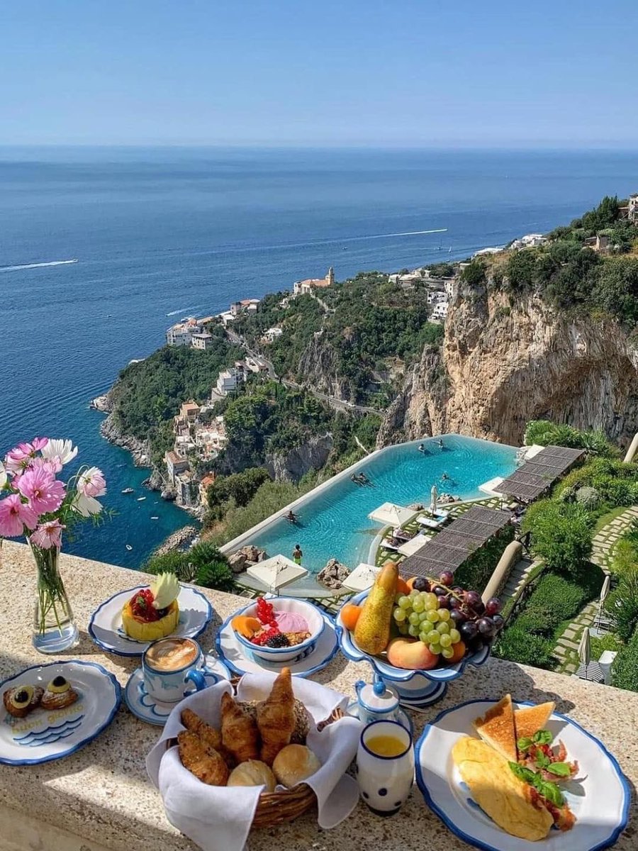 Refined Socialite tweet media