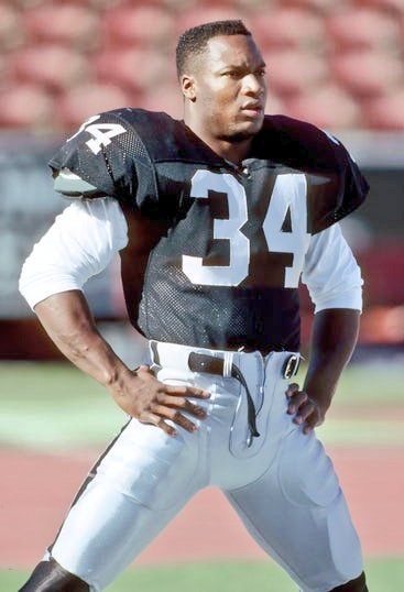 NFLMAVERICK's tweet image. Happy birthday to the great legendary Raider Bo Jackson, November 30, 1962.
