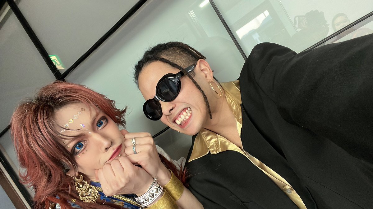 SP_shida's tweet image. U★STONE 20周年ライブ🔥

べびきんさんと対バン激アツすぎて✨
聴いてたし、参考にしたバンドと2マンできるアチアチすぎて😭
こんな機会を作ってくださったU★STONEさんに感謝🦁

皆んなと写真撮れてハピハピ❤️‍🔥

#デラデラ
#べびきん
#USTONE
#20周年