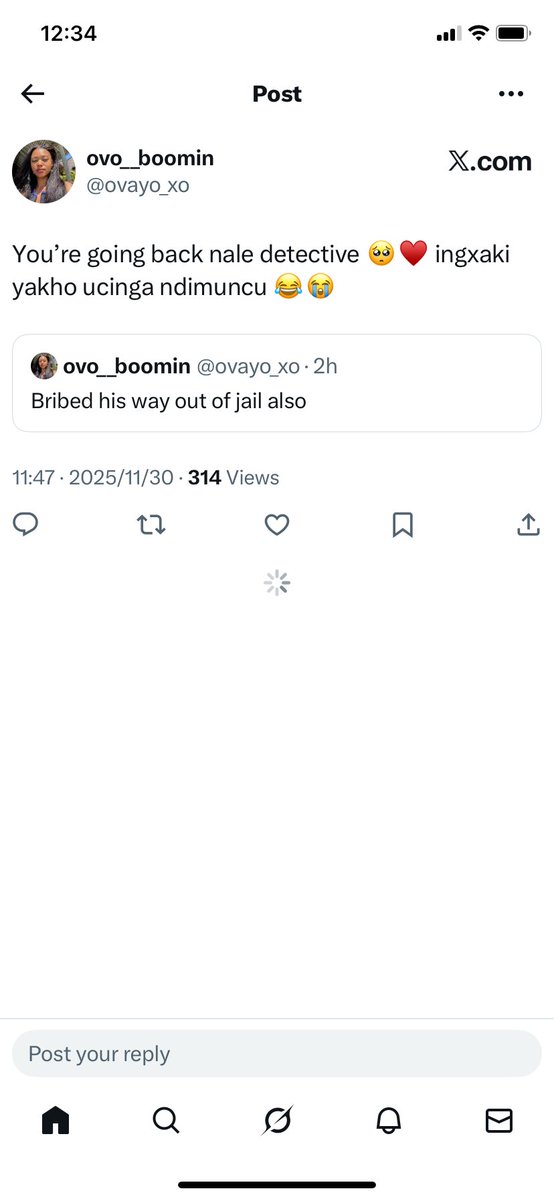 sanelenkosiii's tweet image. Ovayo the girlfriend of Kay Yarms little brother Vama Ngonyama who has disappeared off his socials, is alleging Vama sells stolen laptops too. He has been arrested before &amp;amp; bribed his way out of custody