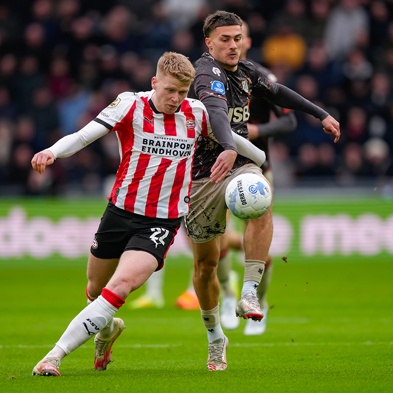fcvolendam's tweet photo. 🔴⚪️ ✘ ⚫⚪

🥴 Onderuit tegen koploper
🔙 Descotte terug in basiself
⏩ Volgende week: NEC-thuis

Ondanks een handjevol kansen ging FC Volendam met 3 - 0 onderuit tegen koploper PSV. Lees hier het wedstrijdverslag: https://t.co/TPkeg1xlIk 

#PSVVOL | #WêiBinneVòlledam https://t.co/GZpXapQTrW