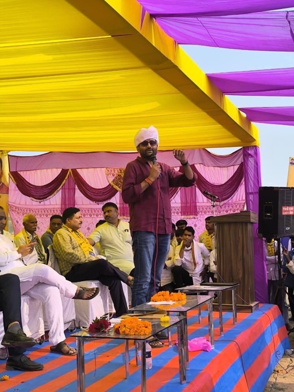 AamAadmiParty's tweet image. 📍पालनपुर, गुजरात 

आज आम आदमी पार्टी की किसान महापंचायत में बड़ी संख्या में किसान शामिल हुए और कई लोगों ने पार्टी सदस्यता ग्रहण की।

इस सभा में प्रदेश अध्यक्ष @isudan_gadhvi जी, सह-प्रभारी @beingAAPian जी, विधायक @Gopal_Italia जी, विधायक @Chaitar_Vasava जी और संगठन महासचिव…