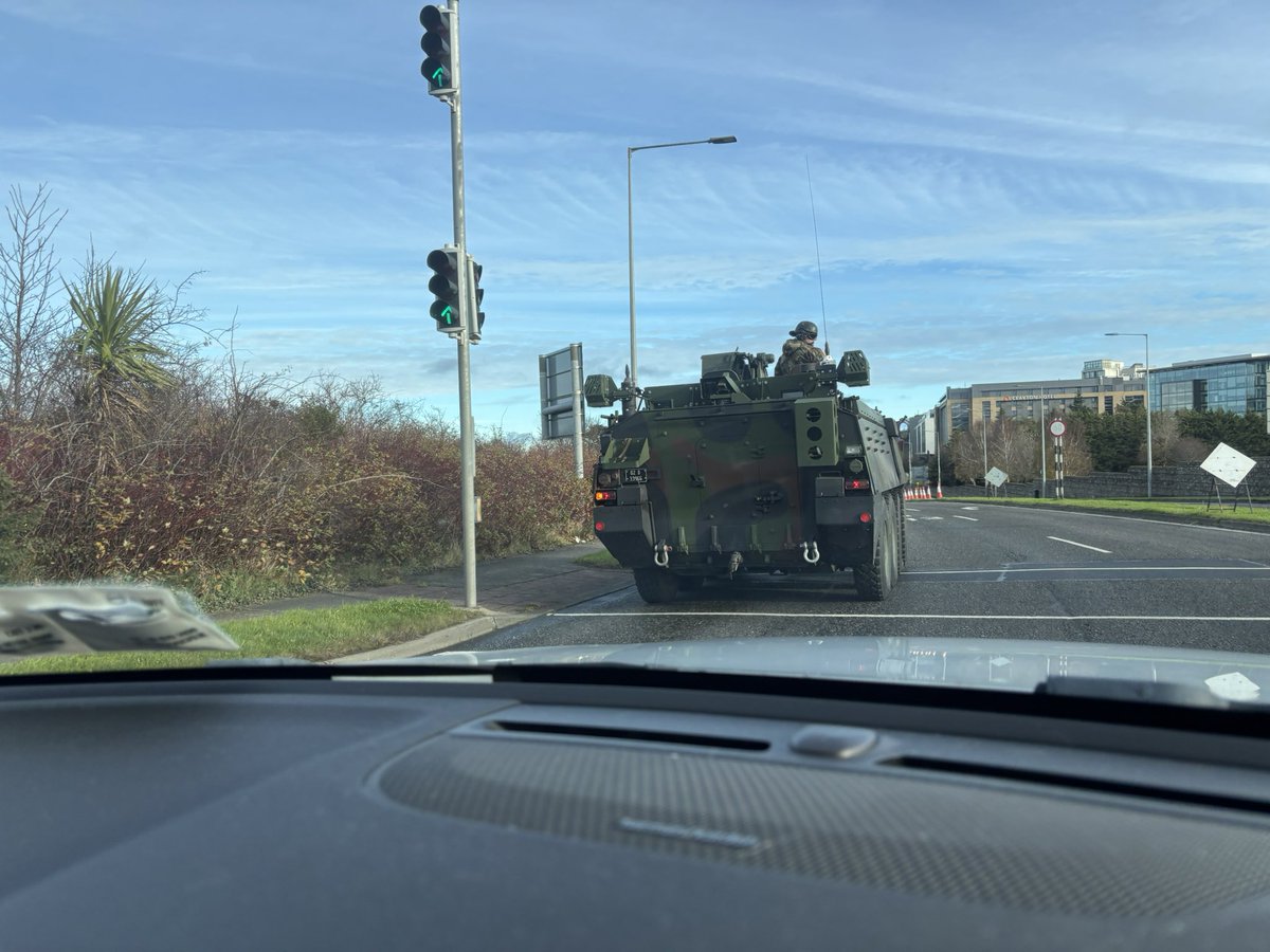 internalcabling's tweet image. Танки в городе