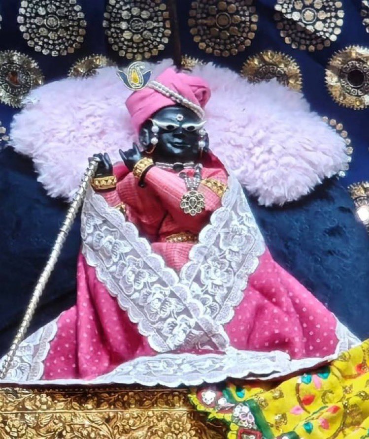paramdisciples's tweet image. Hare Krishna Hare Krishna 
Krishna Krishna Hare Hare 
Hare Ram Hare Ram 
Ram Ram Hare Hare